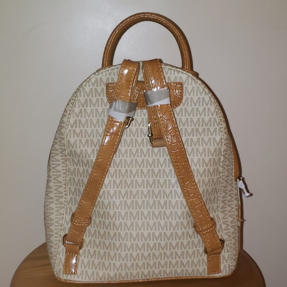 *NWT* MILAN Mini Backpack - Picture 5 of 5